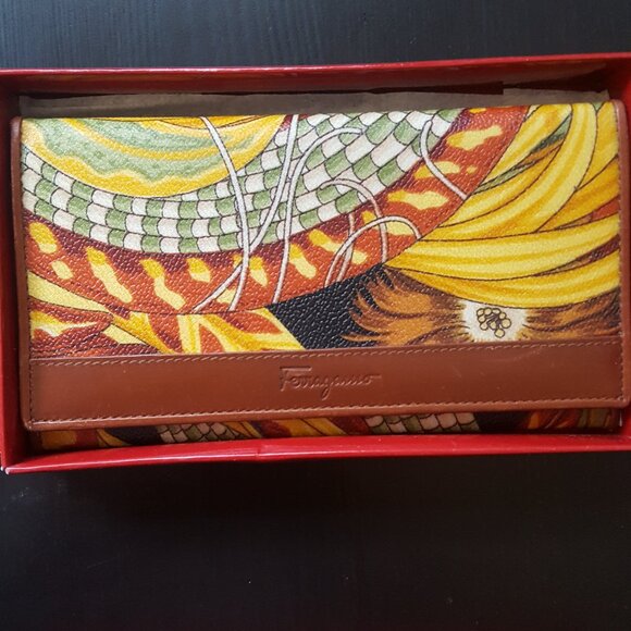 Salvatore Ferragamo vintage wallet BNIB - Picture 4 of 6